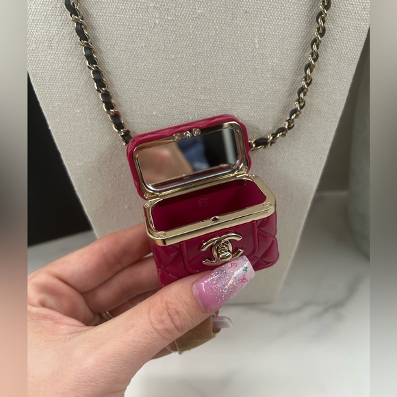 ❌SOLD❌🔥RARE! CHANEL•22K Matelasse Mini Bag Necklace - Picture 5 of 8